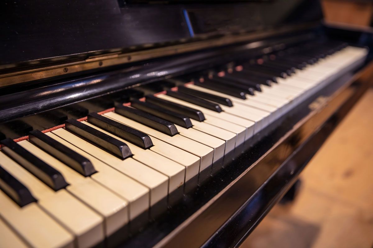 img-header
